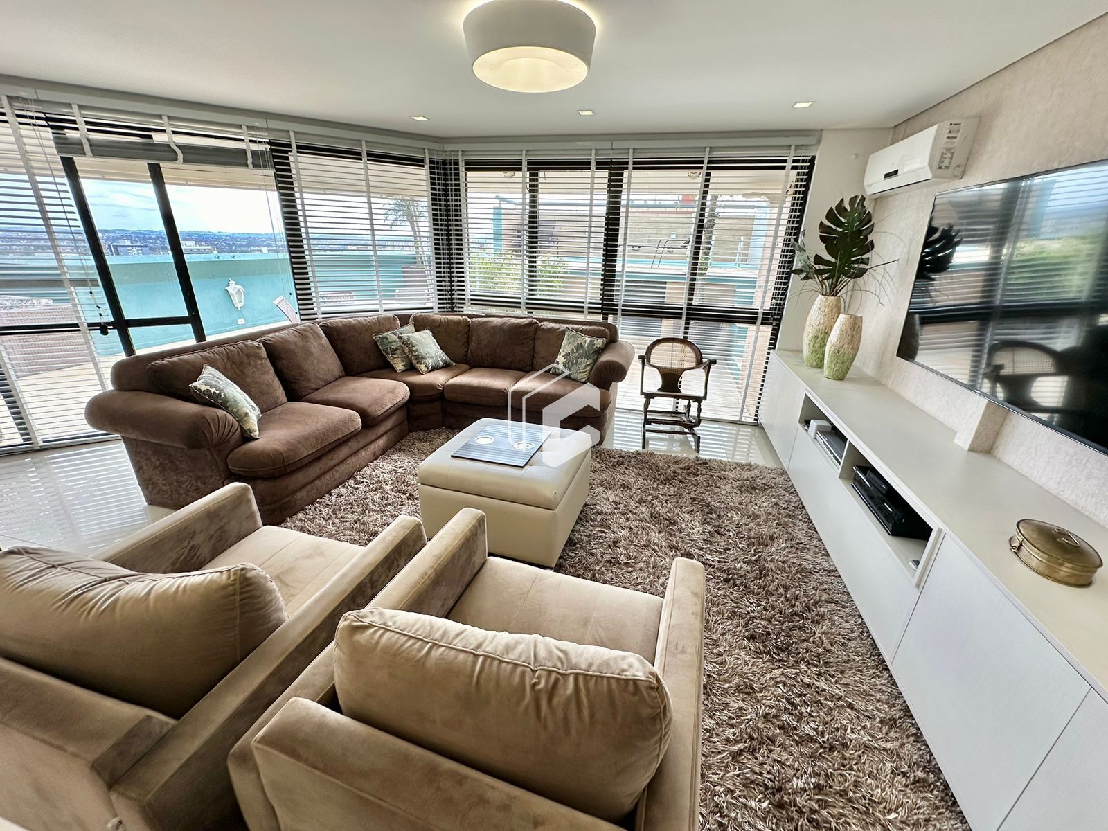 Cobertura, 3 quartos, 331 m² - Foto 9