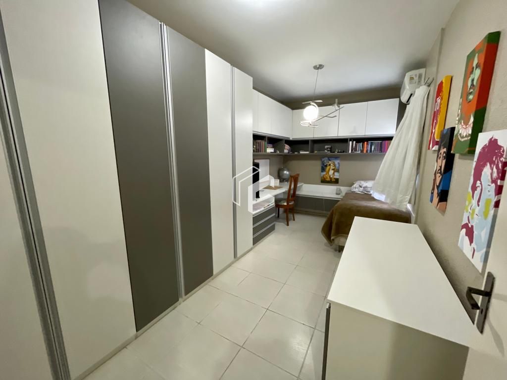 Casa à venda com 4 quartos, 211m² - Foto 15