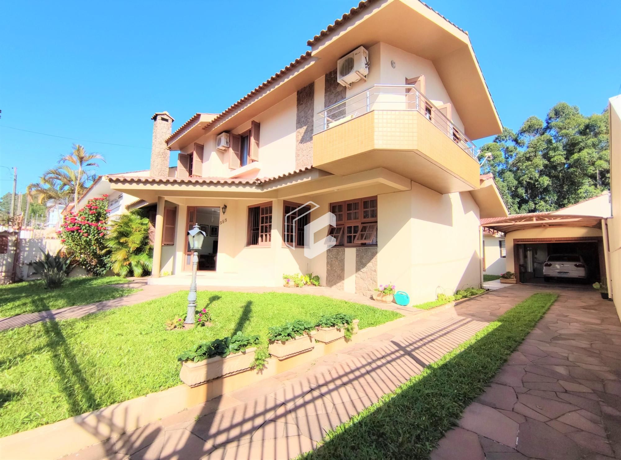 Casa, 4 quartos, 231 m² - Foto 1