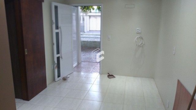 Casa, 4 quartos, 246 m² - Foto 2