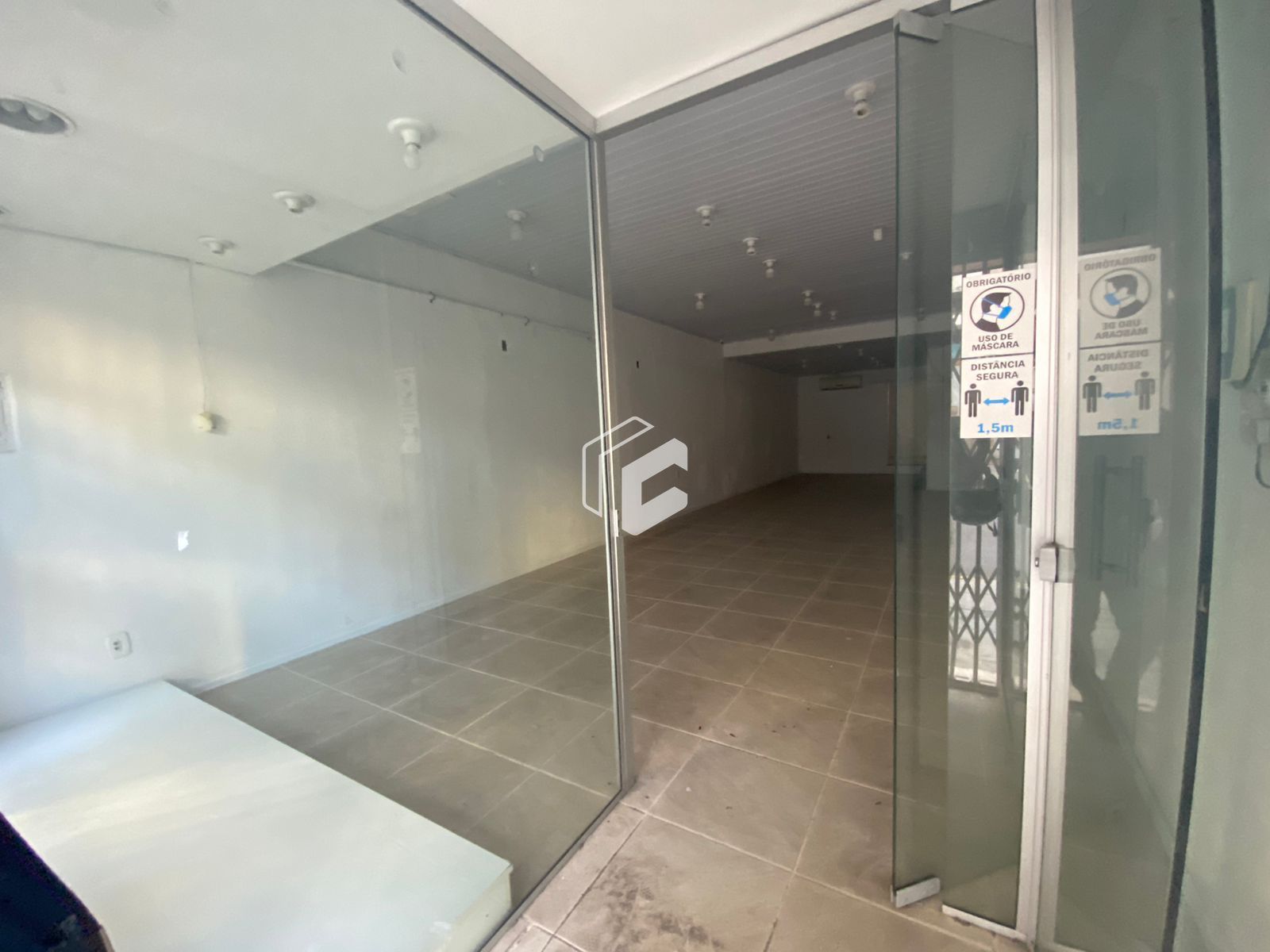 Conjunto Comercial-Sala para alugar com 4 quartos, 128m² - Foto 1