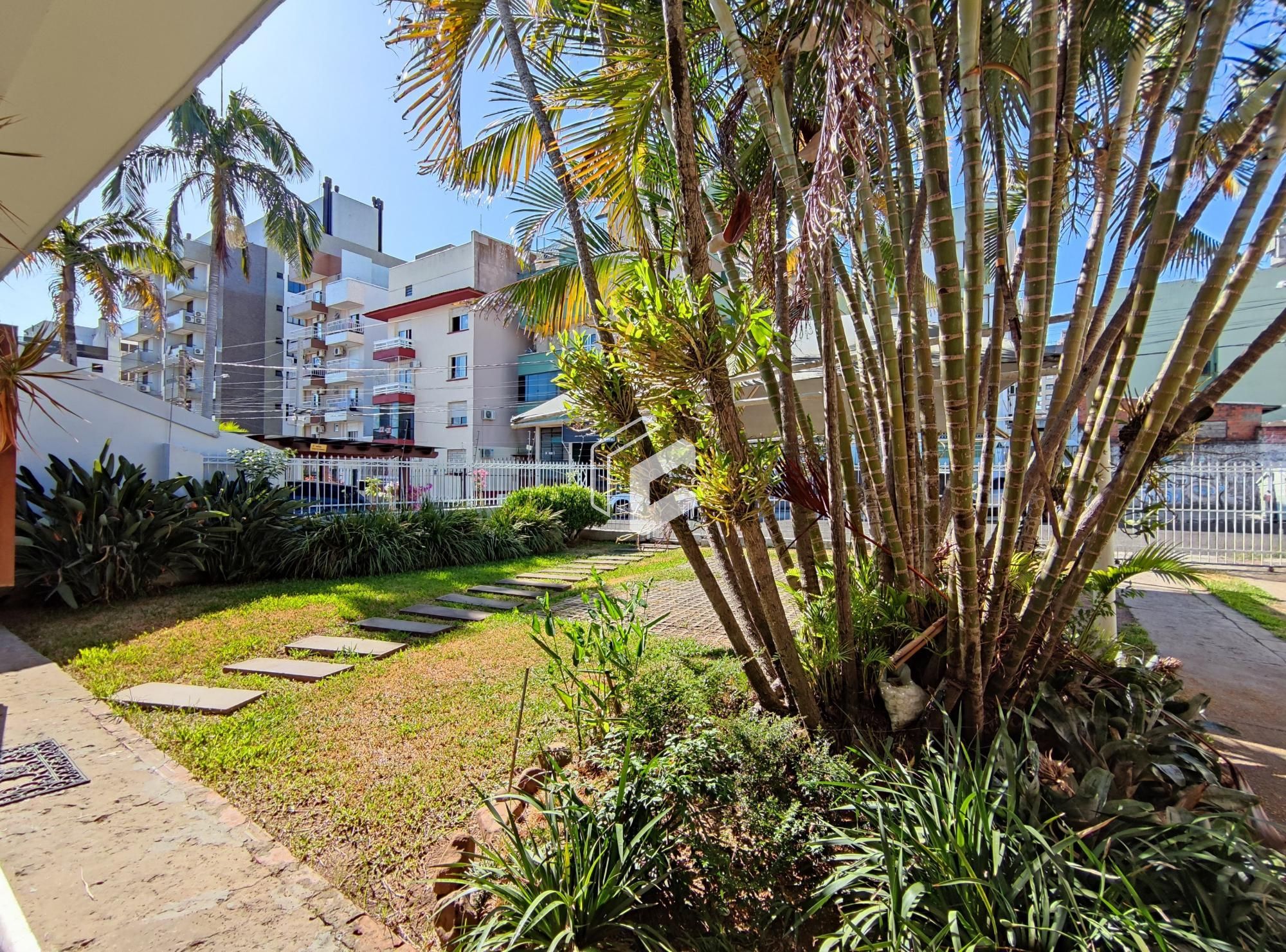 Casa, 5 quartos, 250 m² - Foto 2