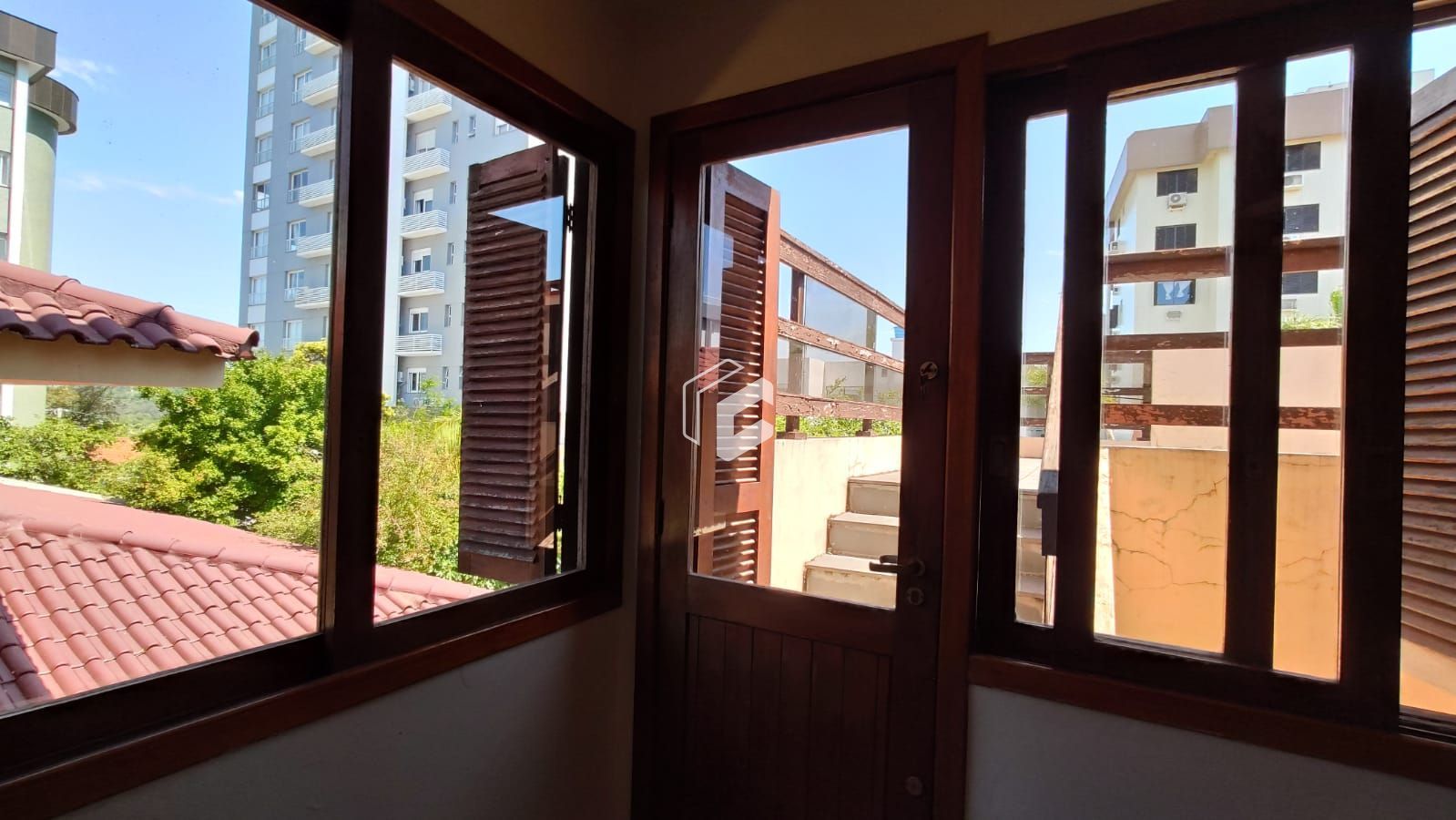 Casa à venda com 4 quartos, 363m² - Foto 15