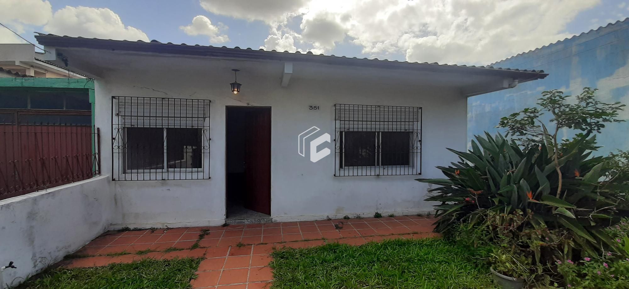 Casa à venda com 2 quartos, 122m² - Foto 1