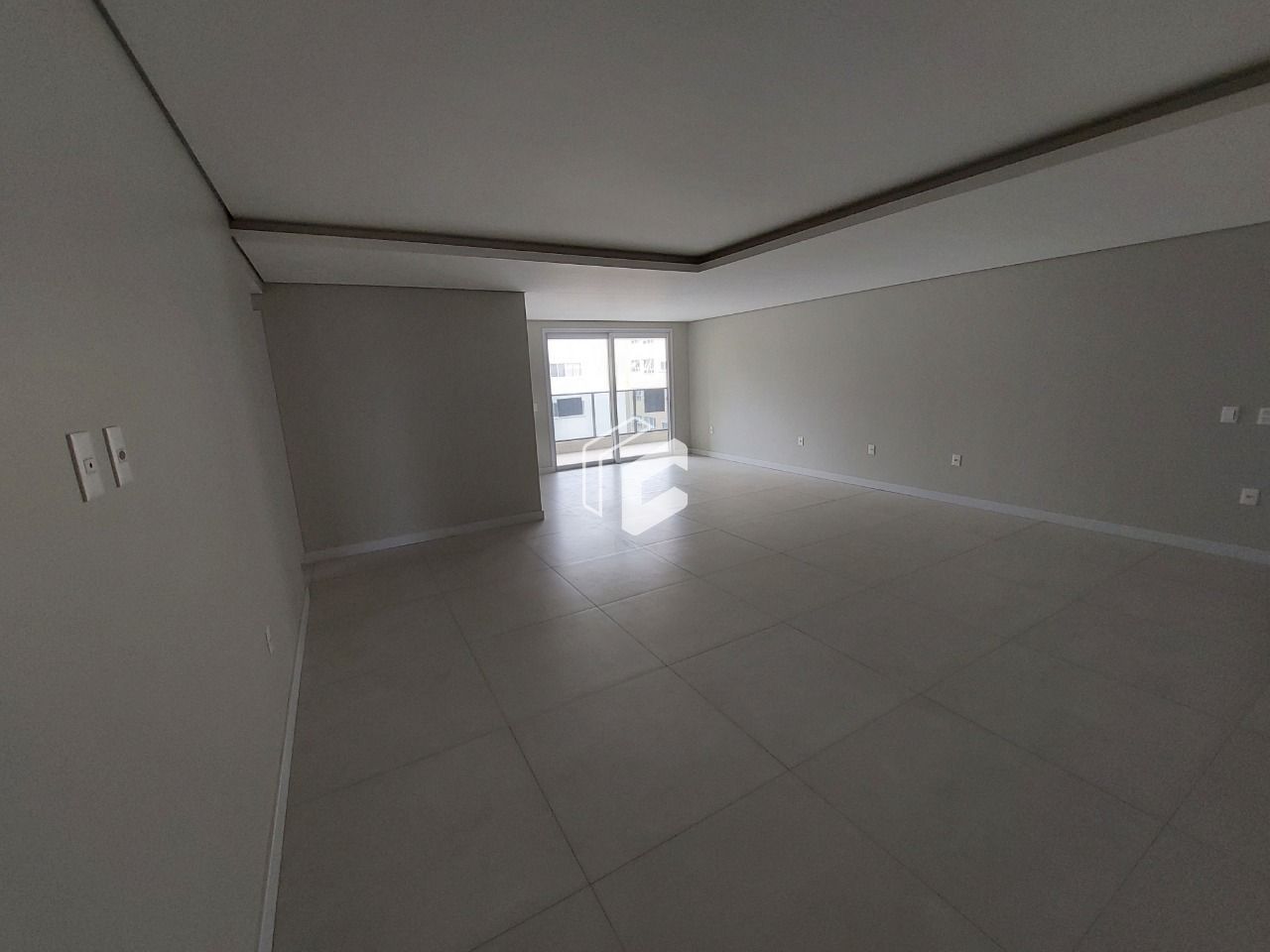 Apartamento à venda com 3 quartos, 220m² - Foto 3