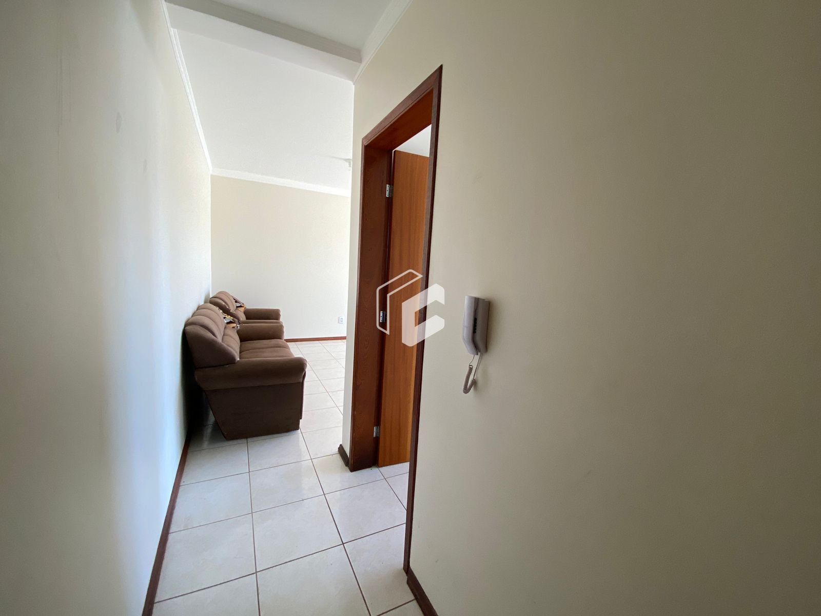 Apartamento à venda com 2 quartos, 84m² - Foto 2