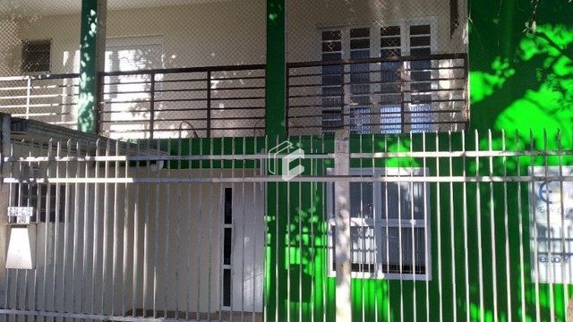 Casa, 4 quartos, 246 m² - Foto 1