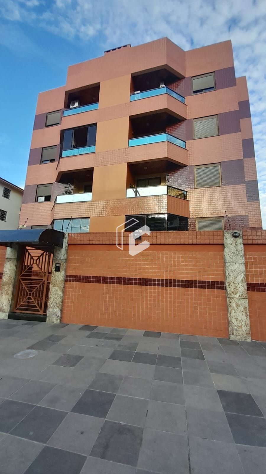 Apartamento à venda com 2 quartos, 64m² - Foto 1