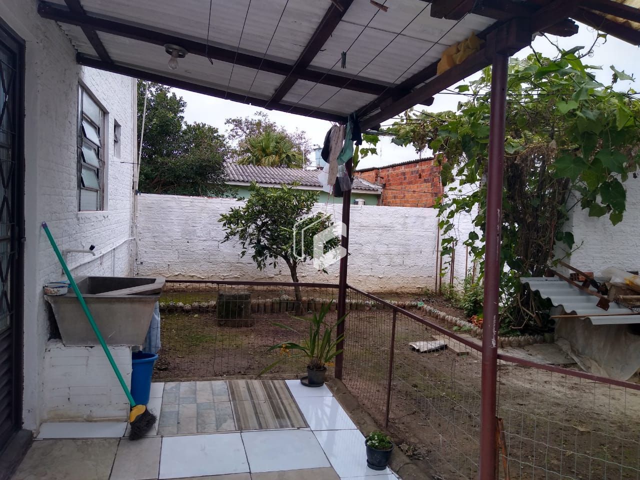 Casa à venda com 3 quartos, 90m² - Foto 4