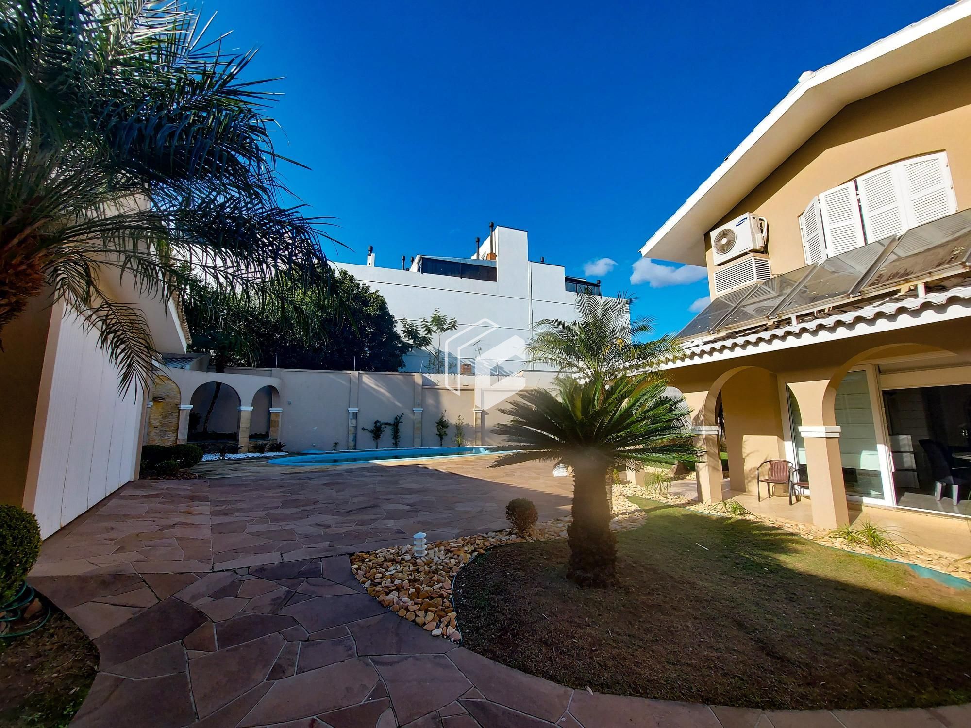 Casa à venda com 6 quartos, 480m² - Foto 13