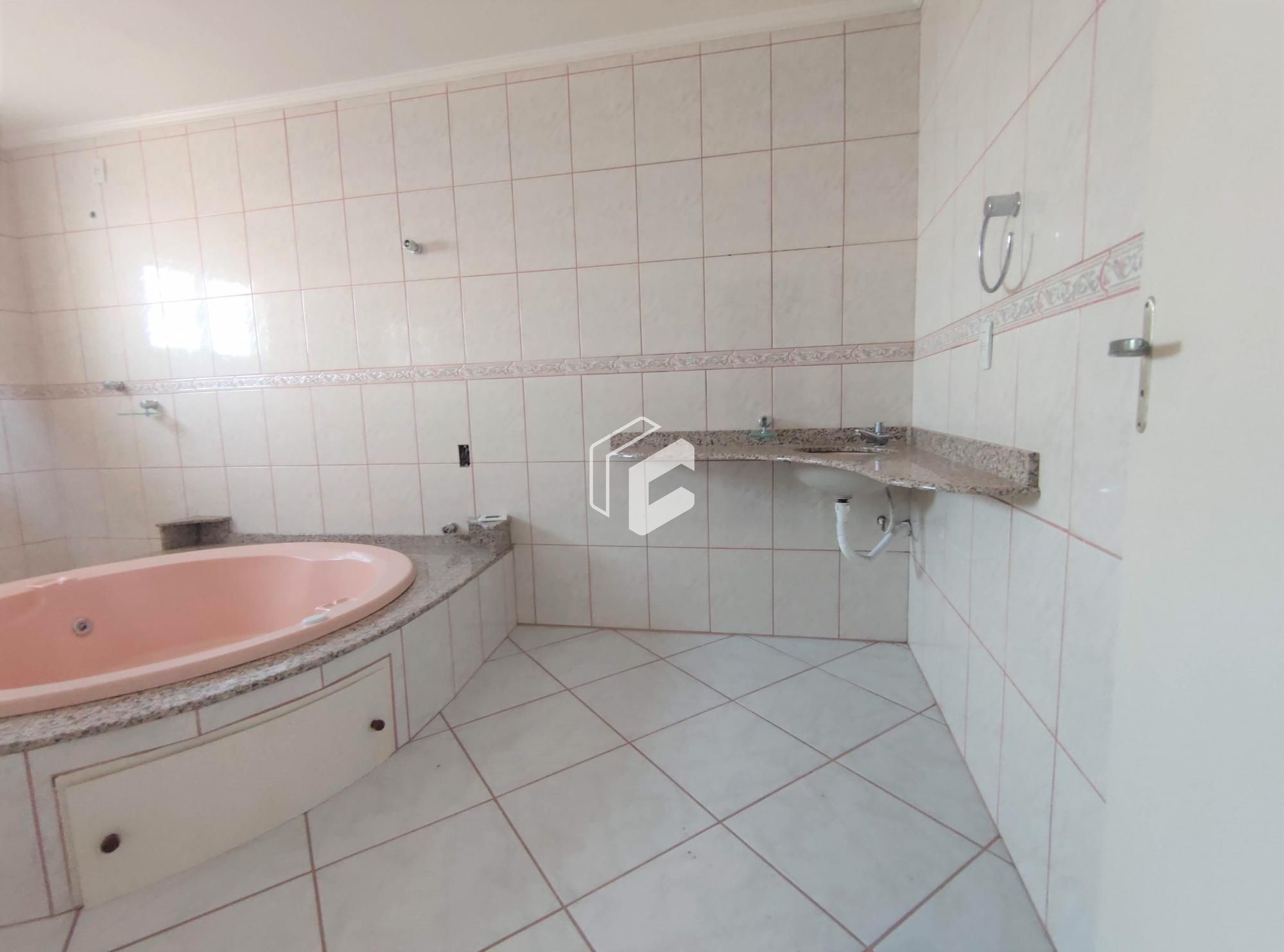 Casa Comercial à venda com 5 quartos, 262m² - Foto 14