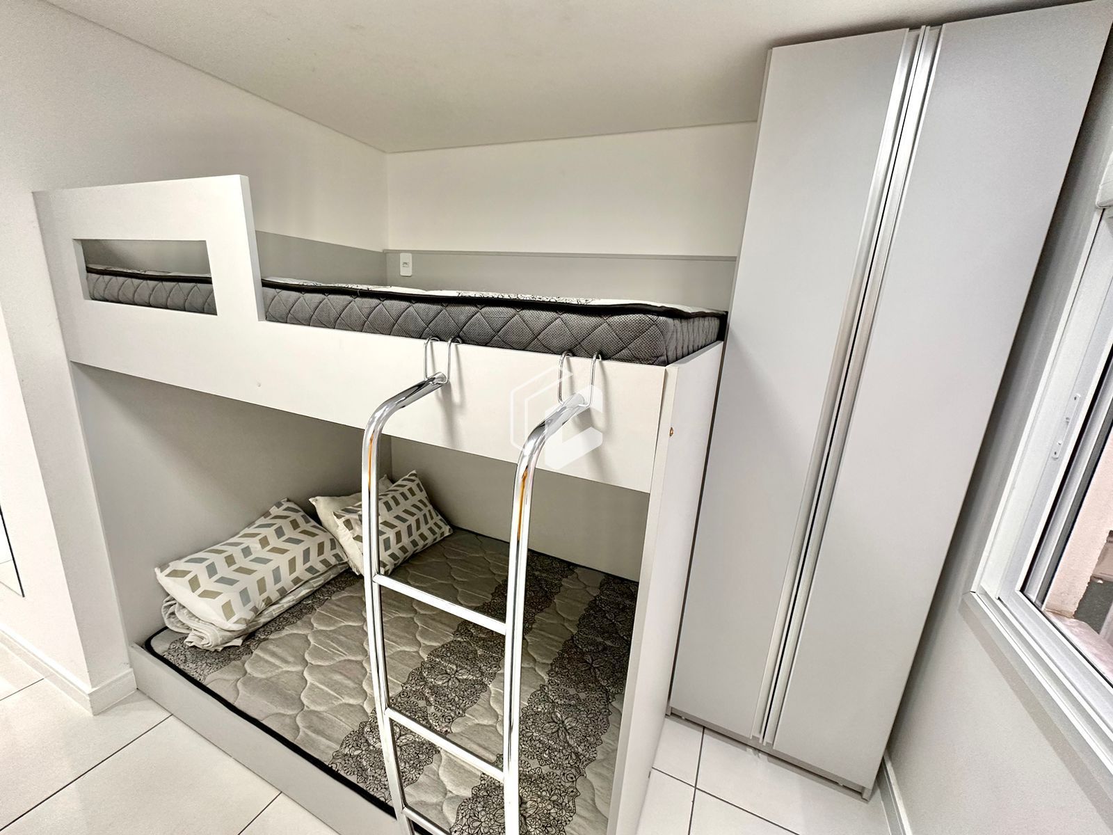 Apartamento à venda com 2 quartos, 64m² - Foto 15