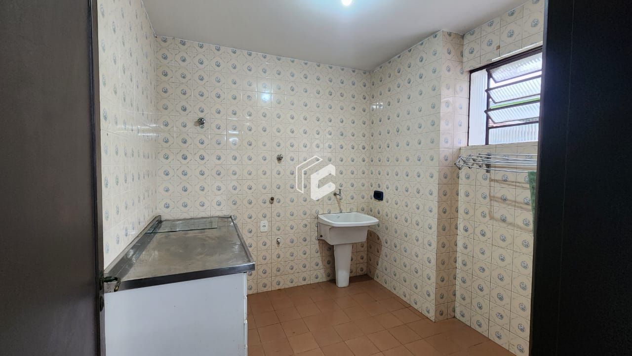 Casa à venda com 3 quartos, 240m² - Foto 14