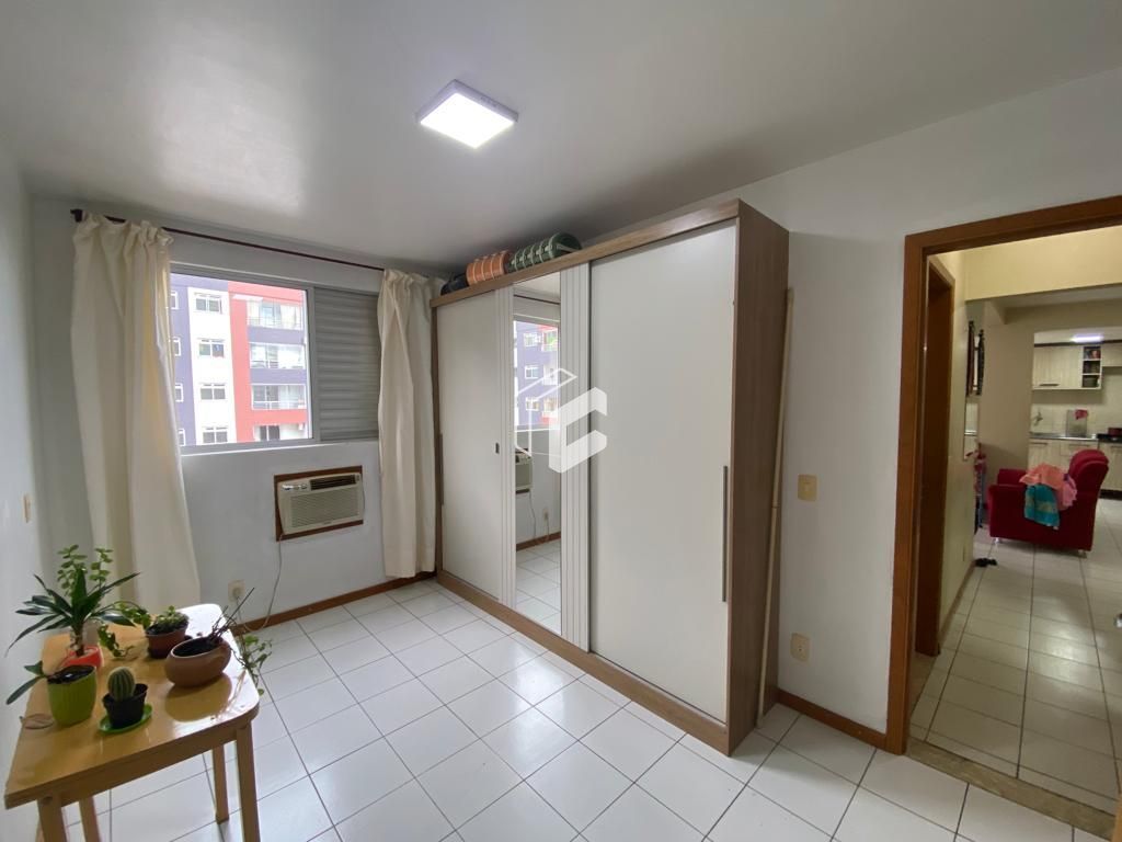 Apartamento à venda com 2 quartos, 62m² - Foto 4