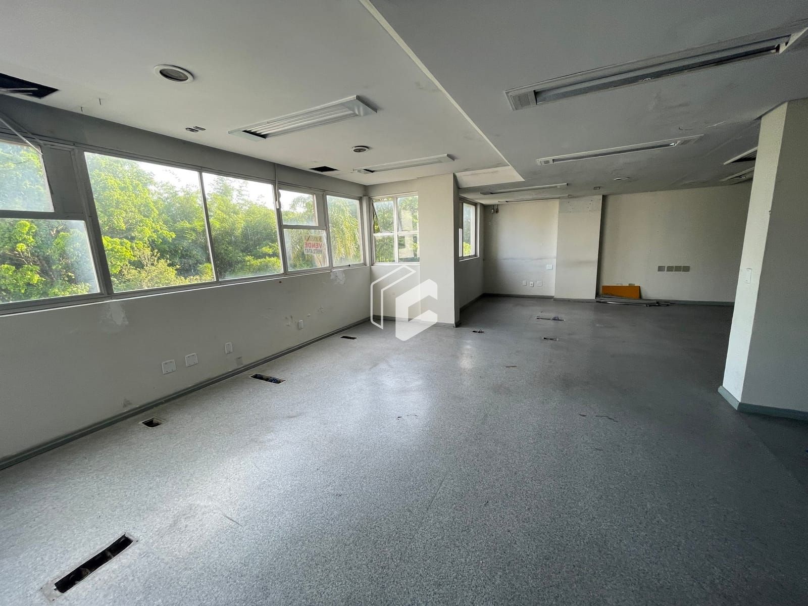 Conjunto Comercial-Sala à venda com 4 quartos, 237m² - Foto 3