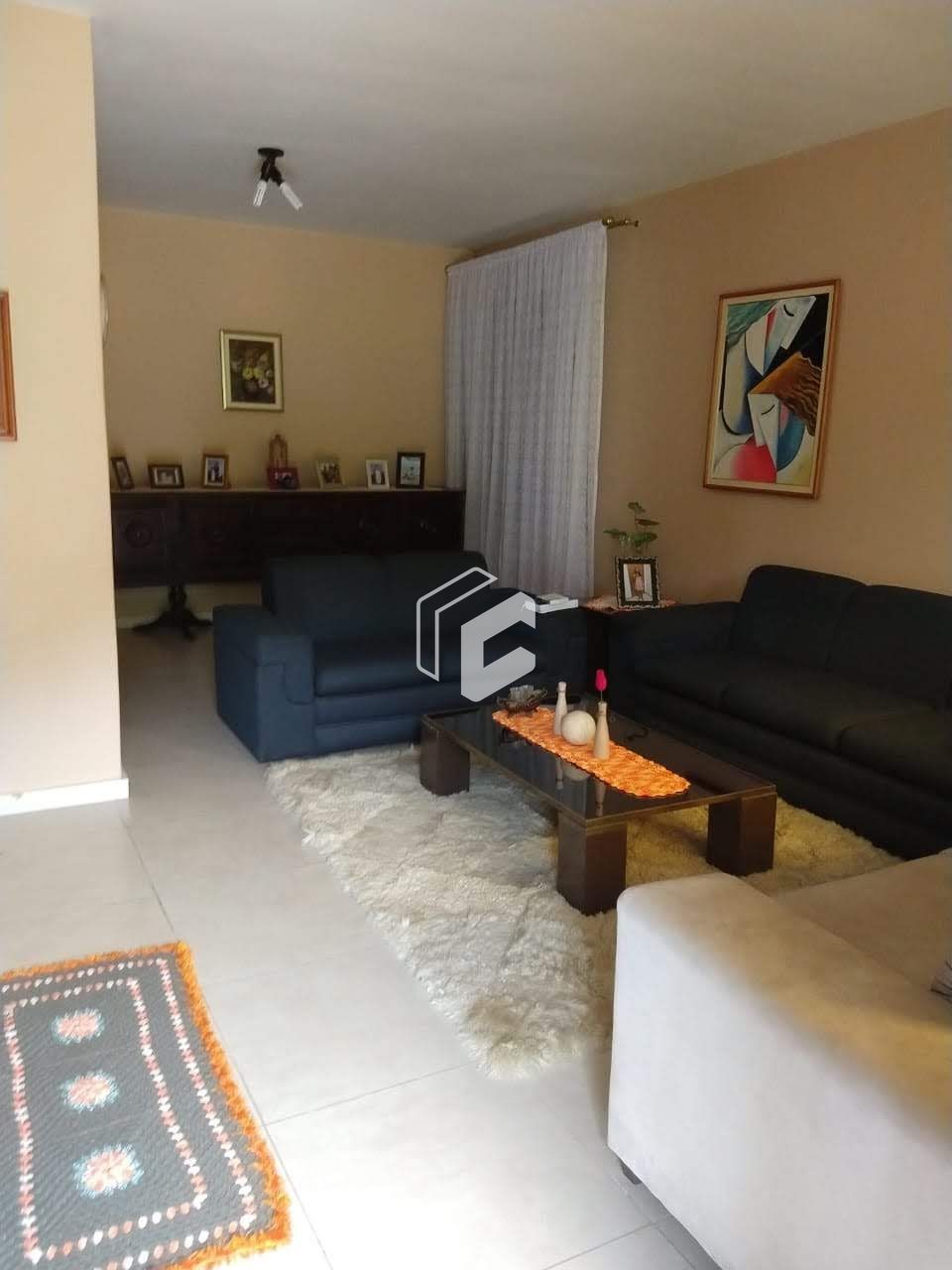 Casa à venda com 5 quartos, 186m² - Foto 4