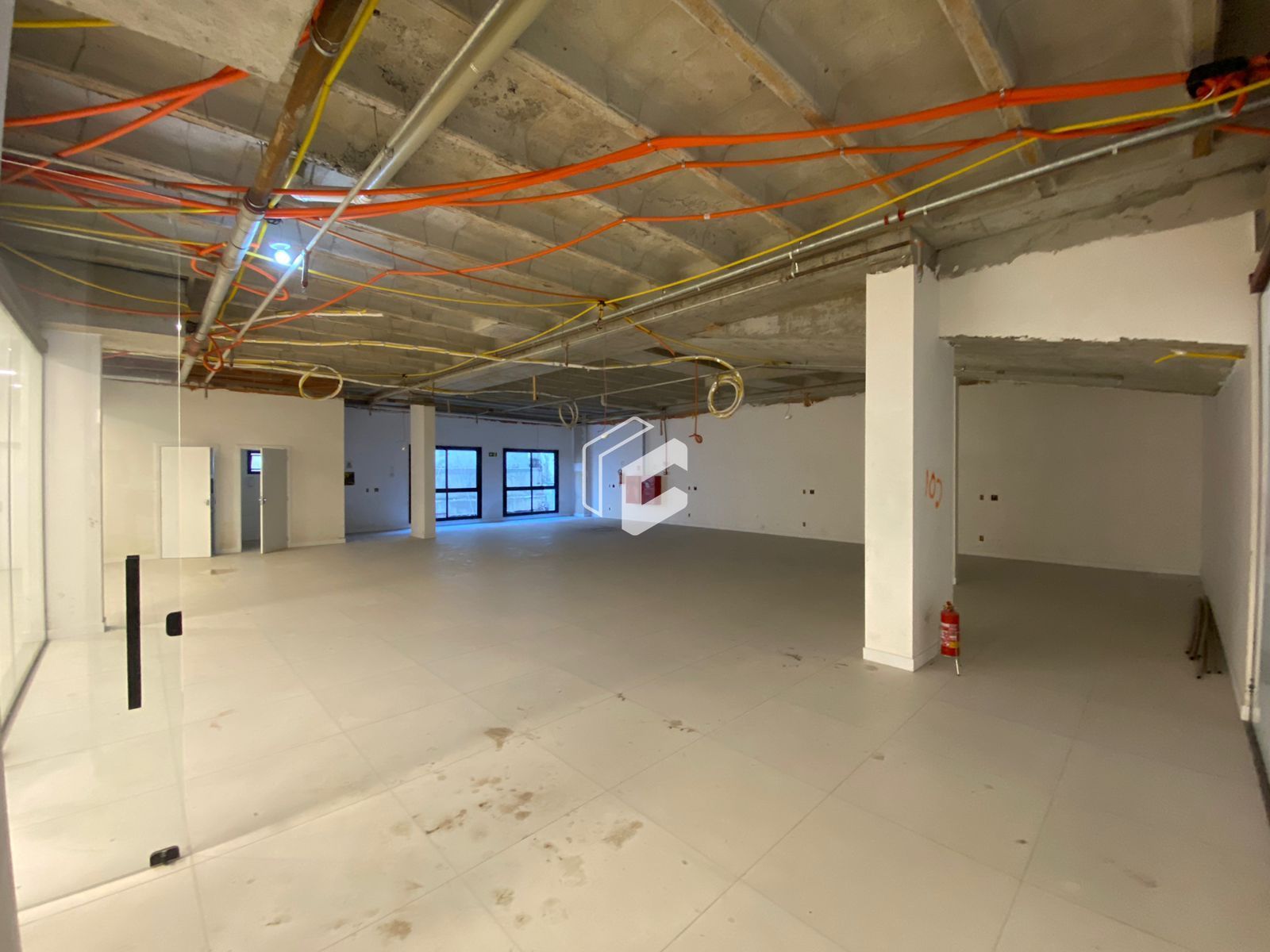 Conjunto Comercial-Sala para alugar com 1 quarto, 198m² - Foto 6