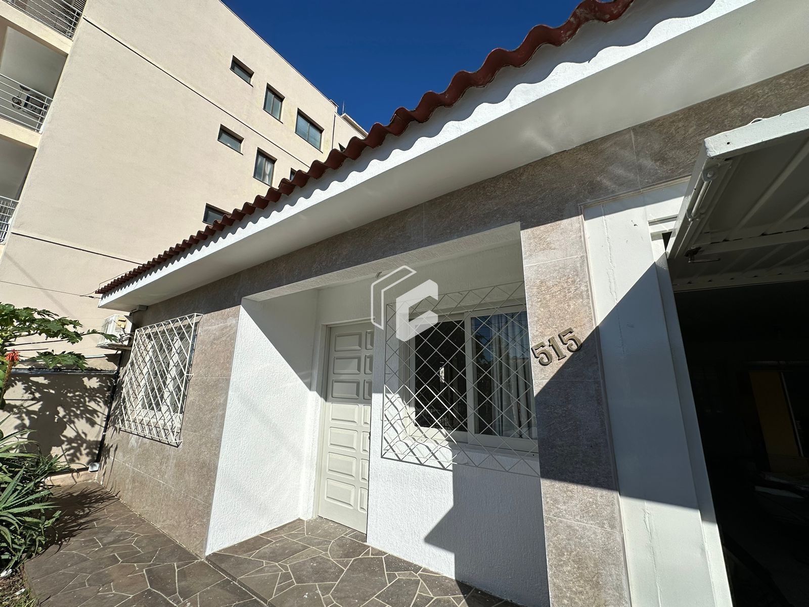 Casa à venda com 4 quartos, 164m² - Foto 1