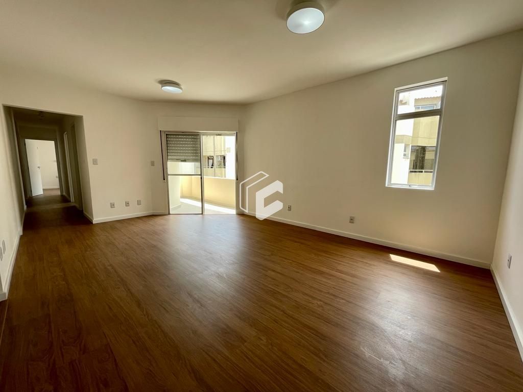 Apartamento à venda com 3 quartos, 106m² - Foto 2