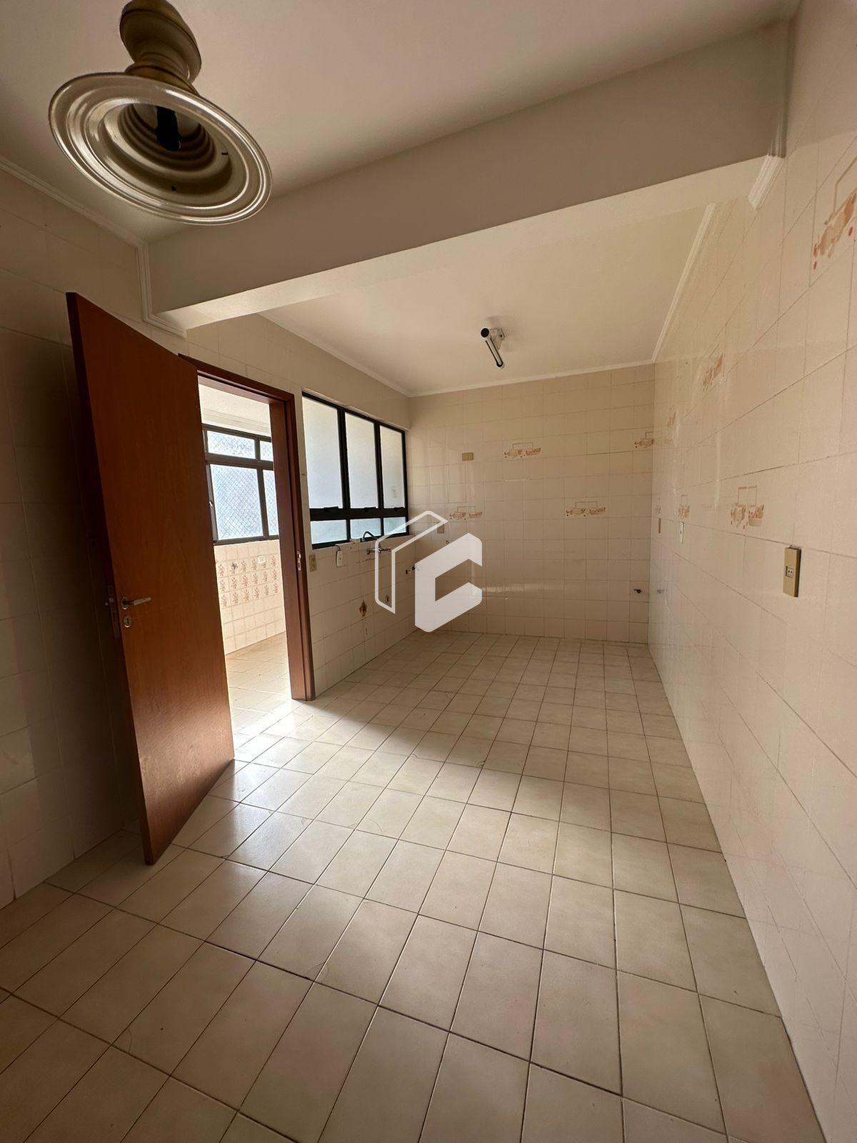 Apartamento à venda com 3 quartos, 216m² - Foto 9