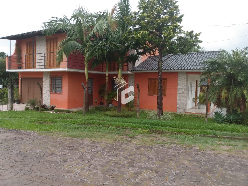 Casa à venda com 3 quartos, 200m² - Foto 1