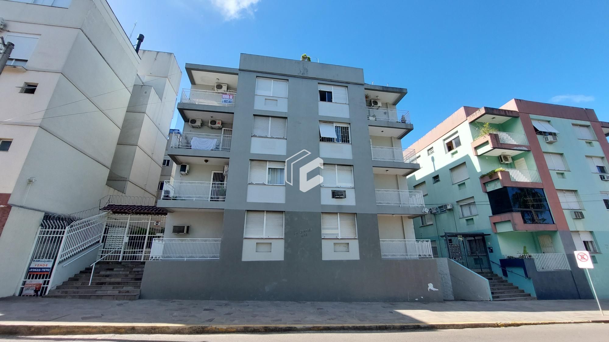 Apartamento à venda com 3 quartos, 97m² - Foto 1