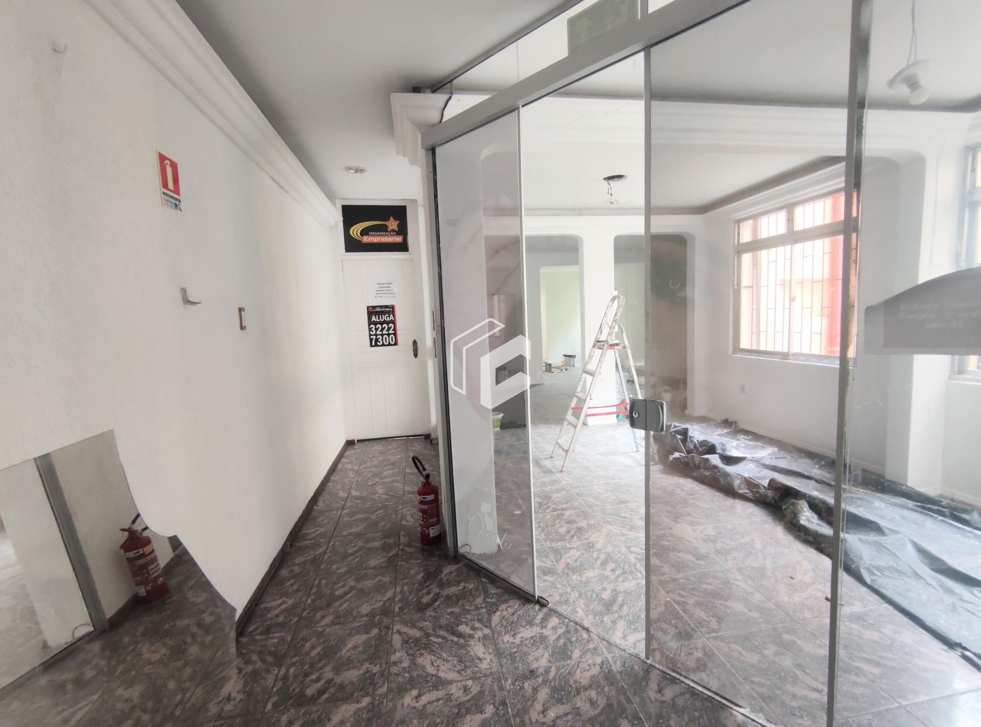 Conjunto Comercial-Sala para alugar com 3 quartos, 258m² - Foto 2