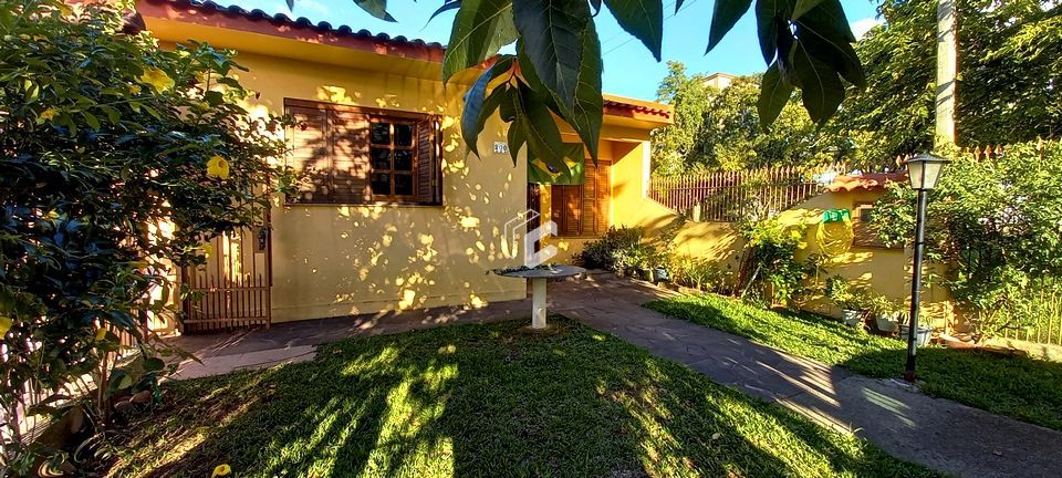 Casa à venda com 3 quartos, 90m² - Foto 1