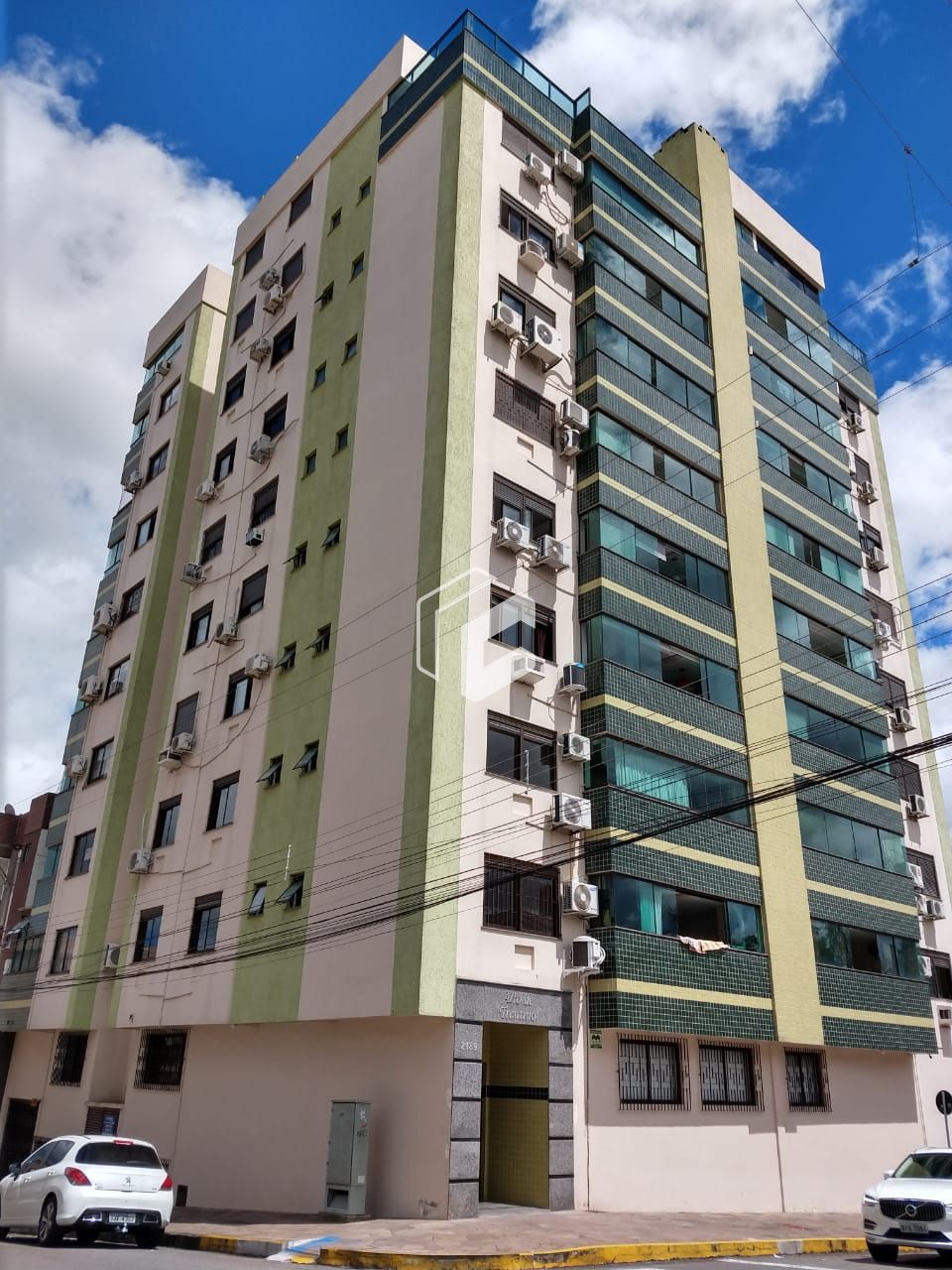 Apartamento à venda com 3 quartos, 106m² - Foto 1