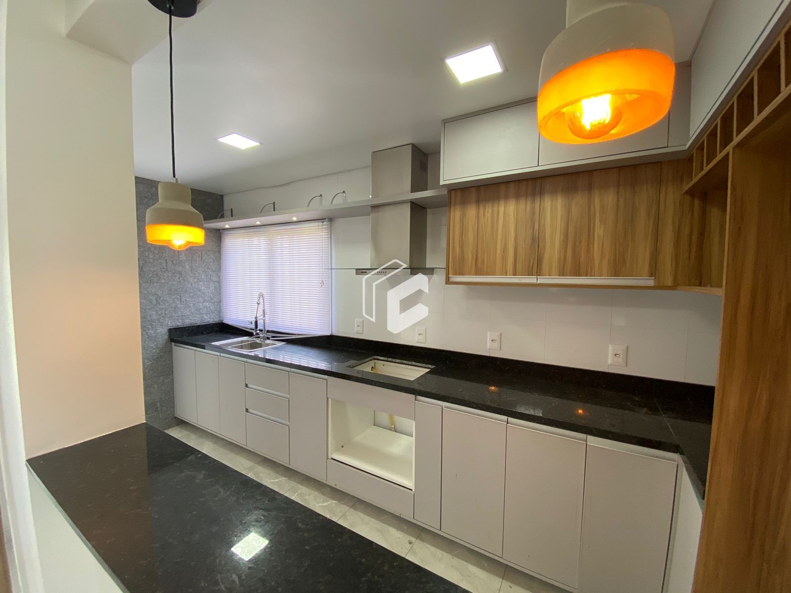 Casa à venda com 3 quartos, 184m² - Foto 4