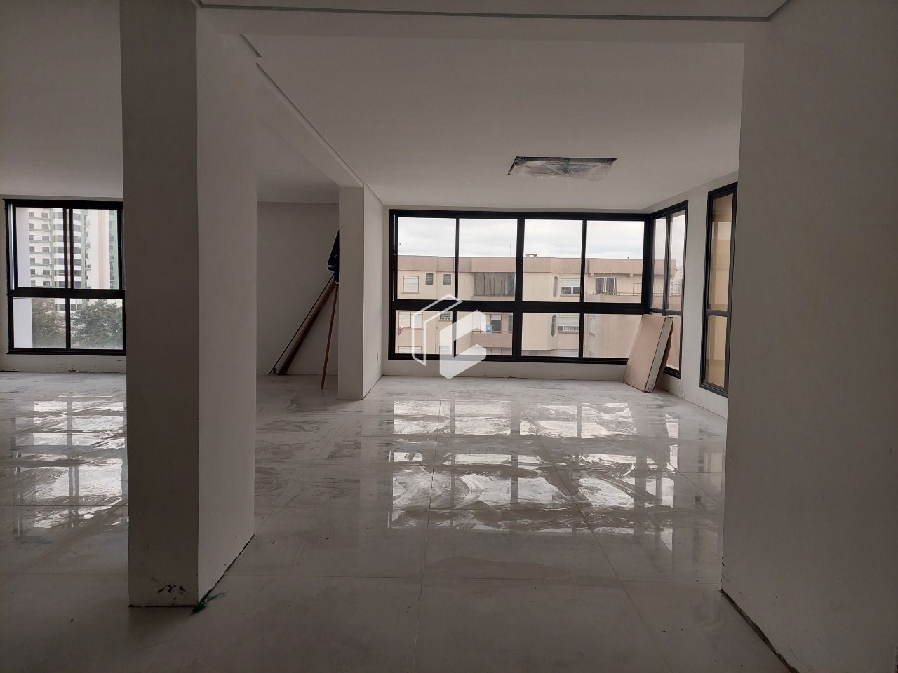 Apartamento à venda com 3 quartos, 220m² - Foto 9