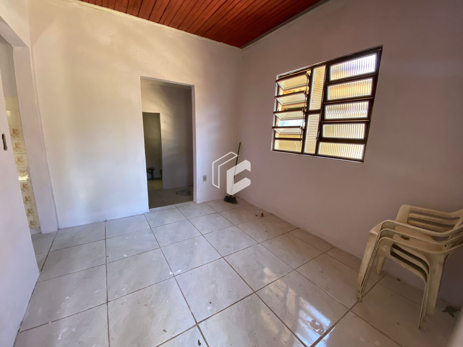 Casa à venda com 3 quartos, 120m² - Foto 2