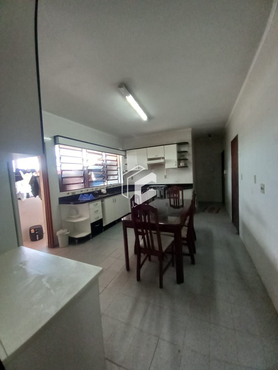 Apartamento à venda com 4 quartos, 269m² - Foto 2