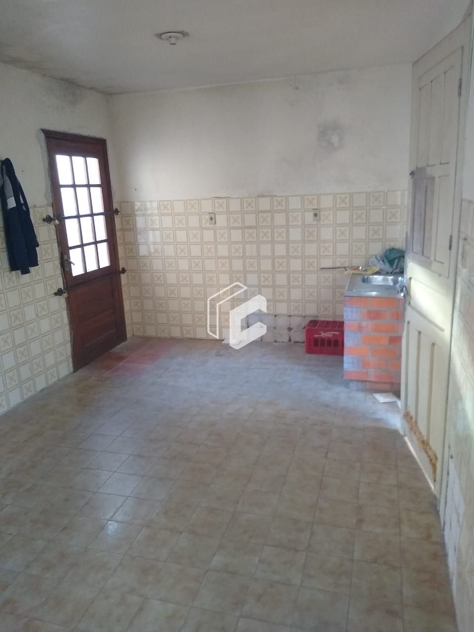 Casa à venda com 2 quartos, 70m² - Foto 2