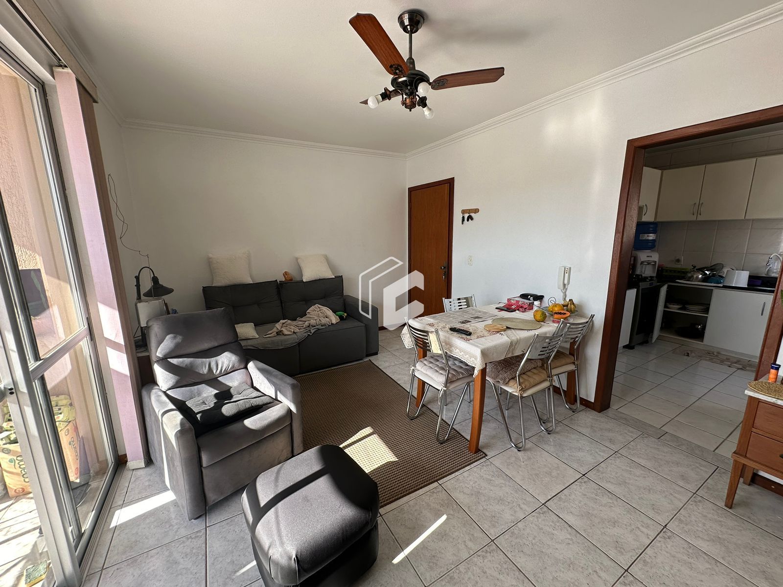 Apartamento à venda com 2 quartos, 83m² - Foto 2