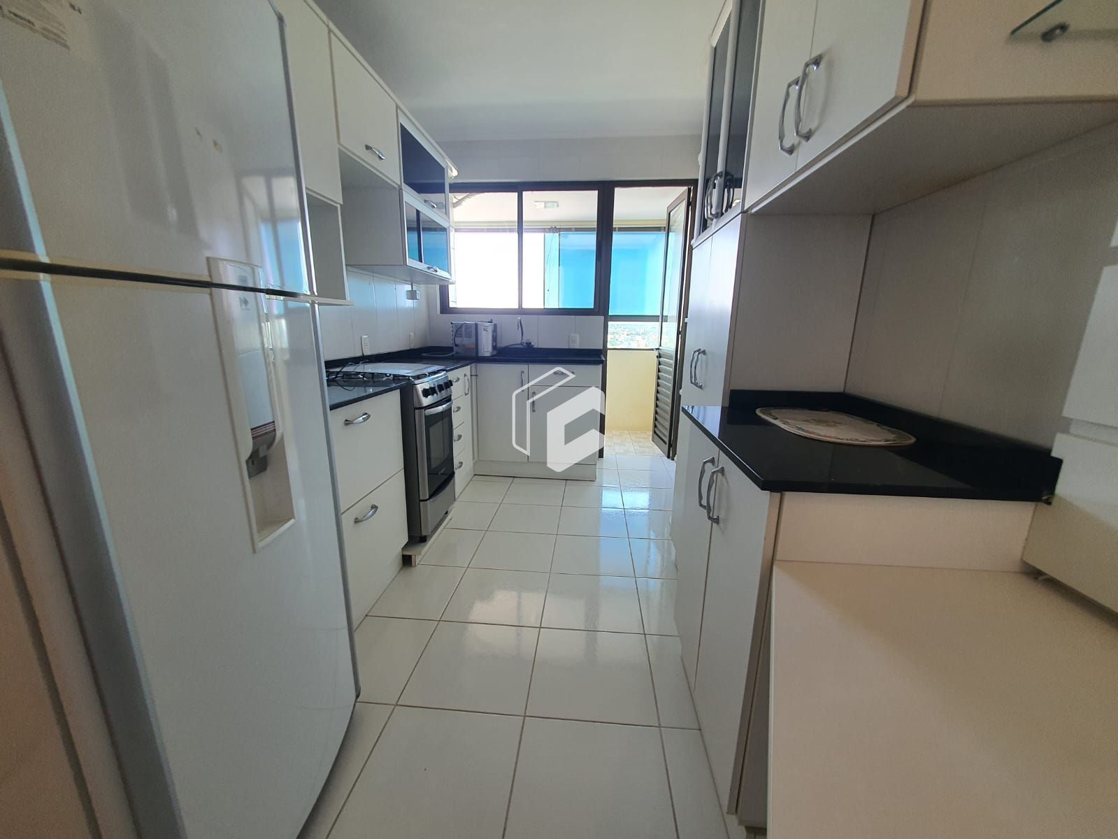 Apartamento à venda com 3 quartos, 126m² - Foto 3