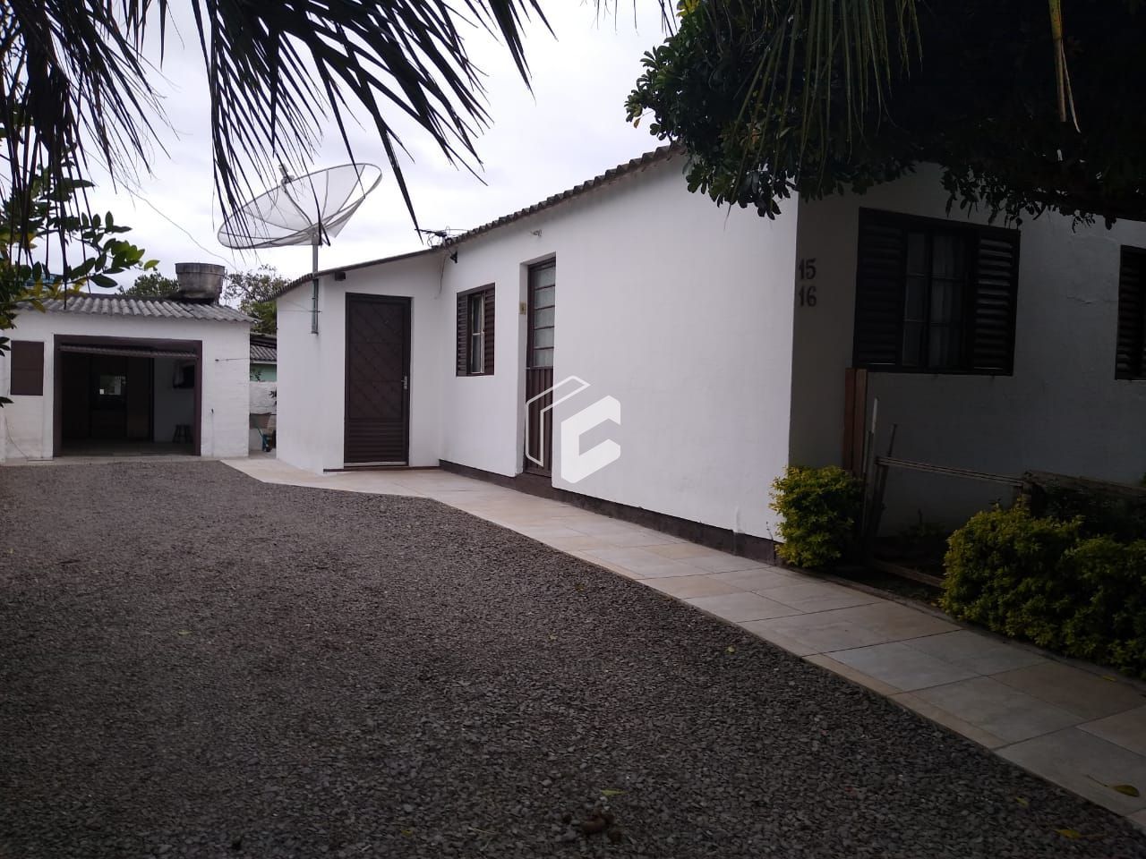 Casa à venda com 3 quartos, 90m² - Foto 2