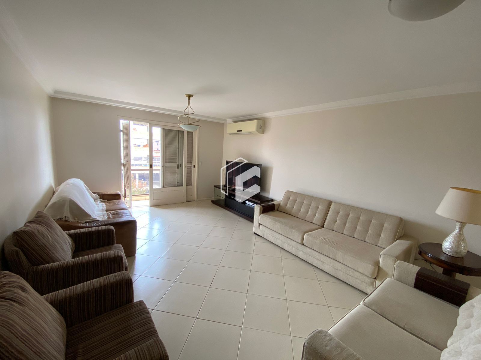 Apartamento à venda com 3 quartos, 154m² - Foto 3