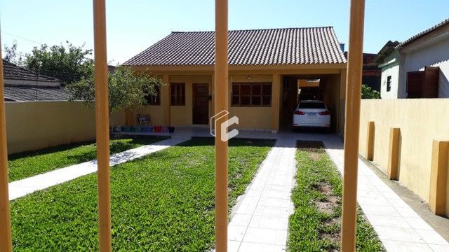 Casa à venda com 3 quartos, 164m² - Foto 1