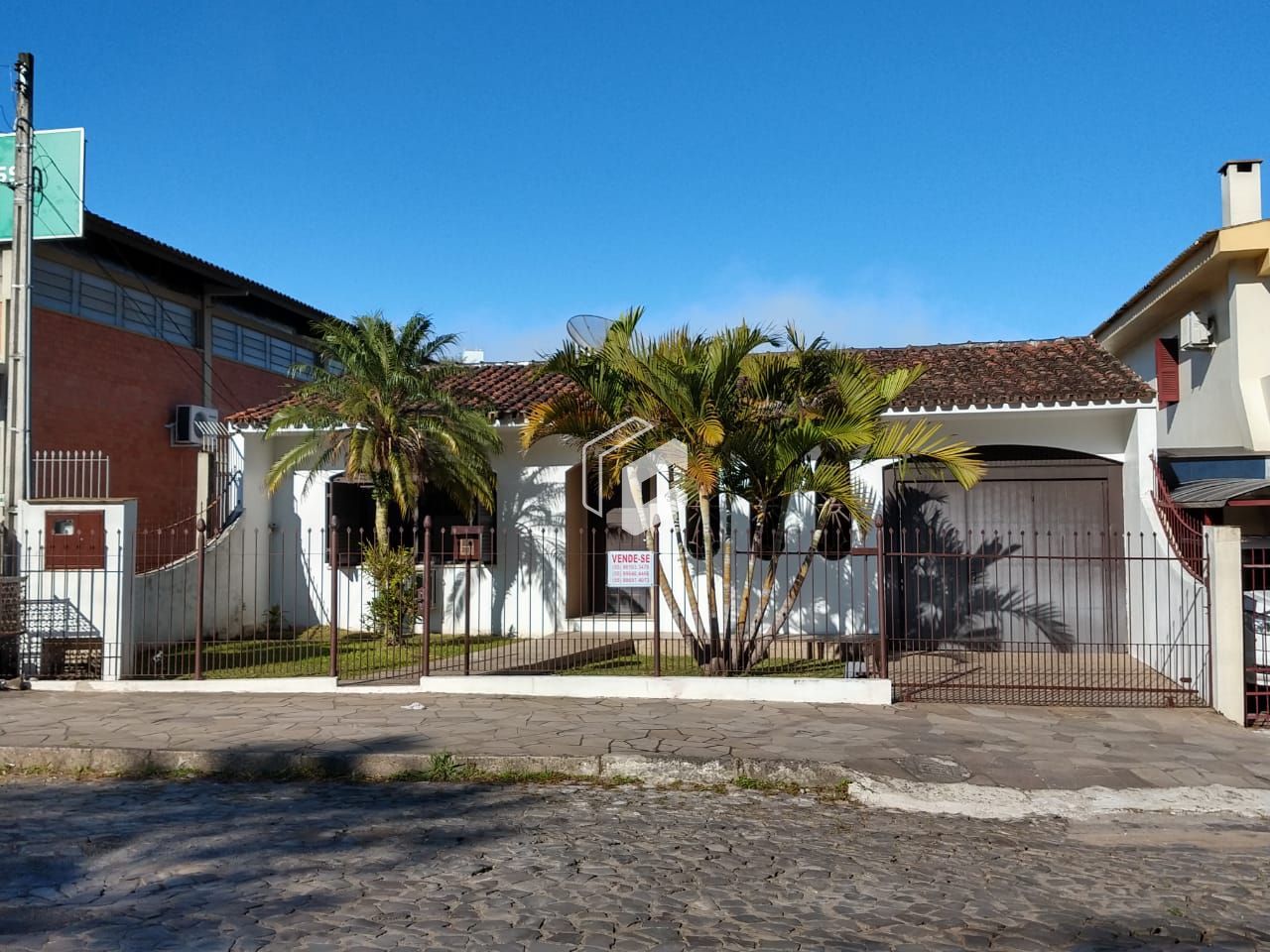 Casa à venda com 5 quartos, 186m² - Foto 2