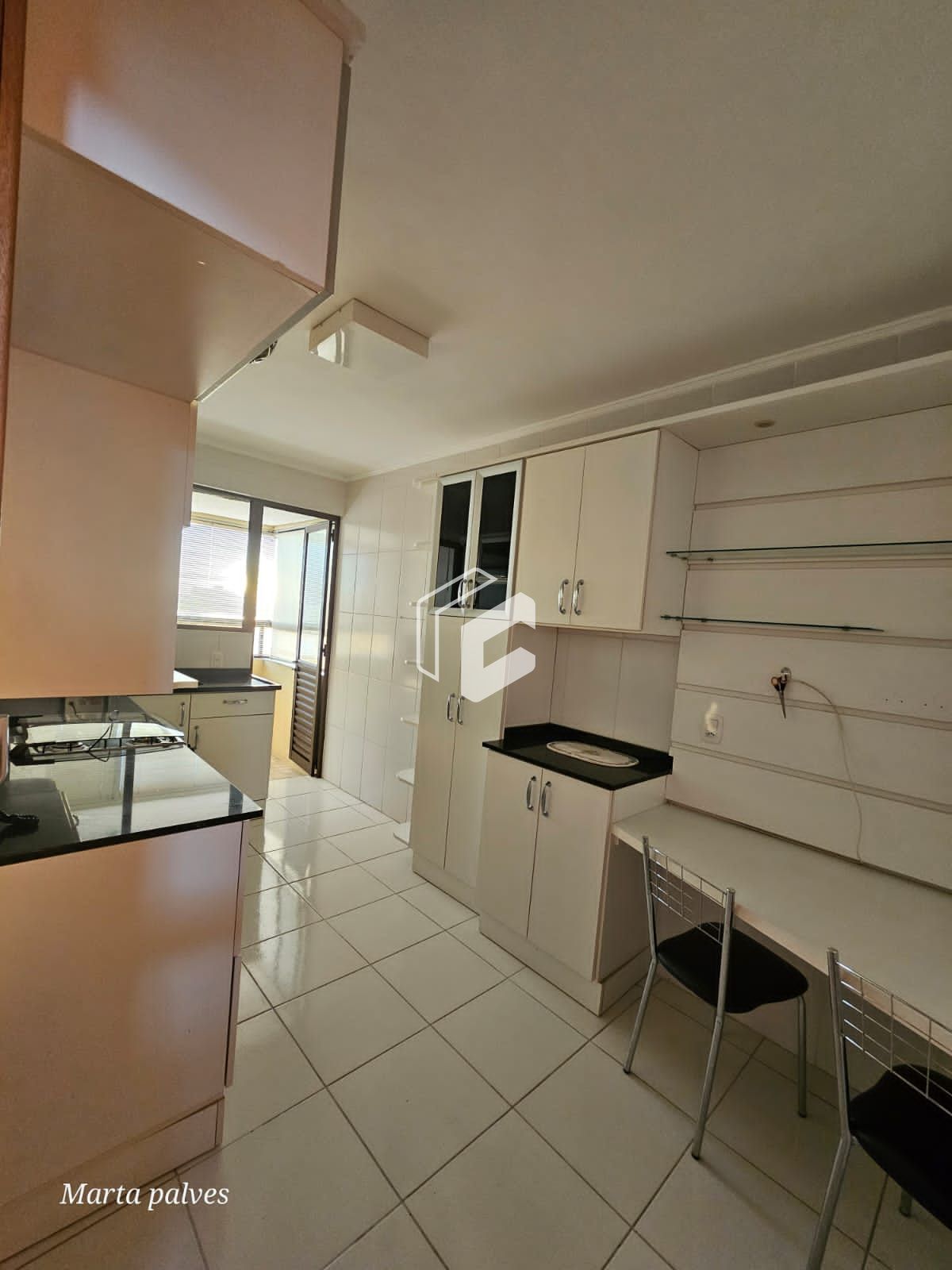 Apartamento à venda com 3 quartos, 126m² - Foto 2