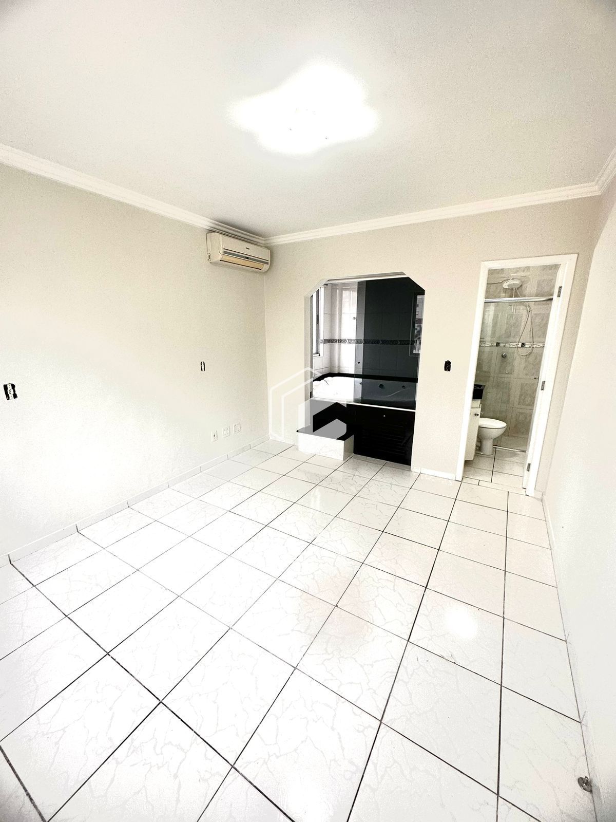 Apartamento à venda com 3 quartos, 121m² - Foto 9