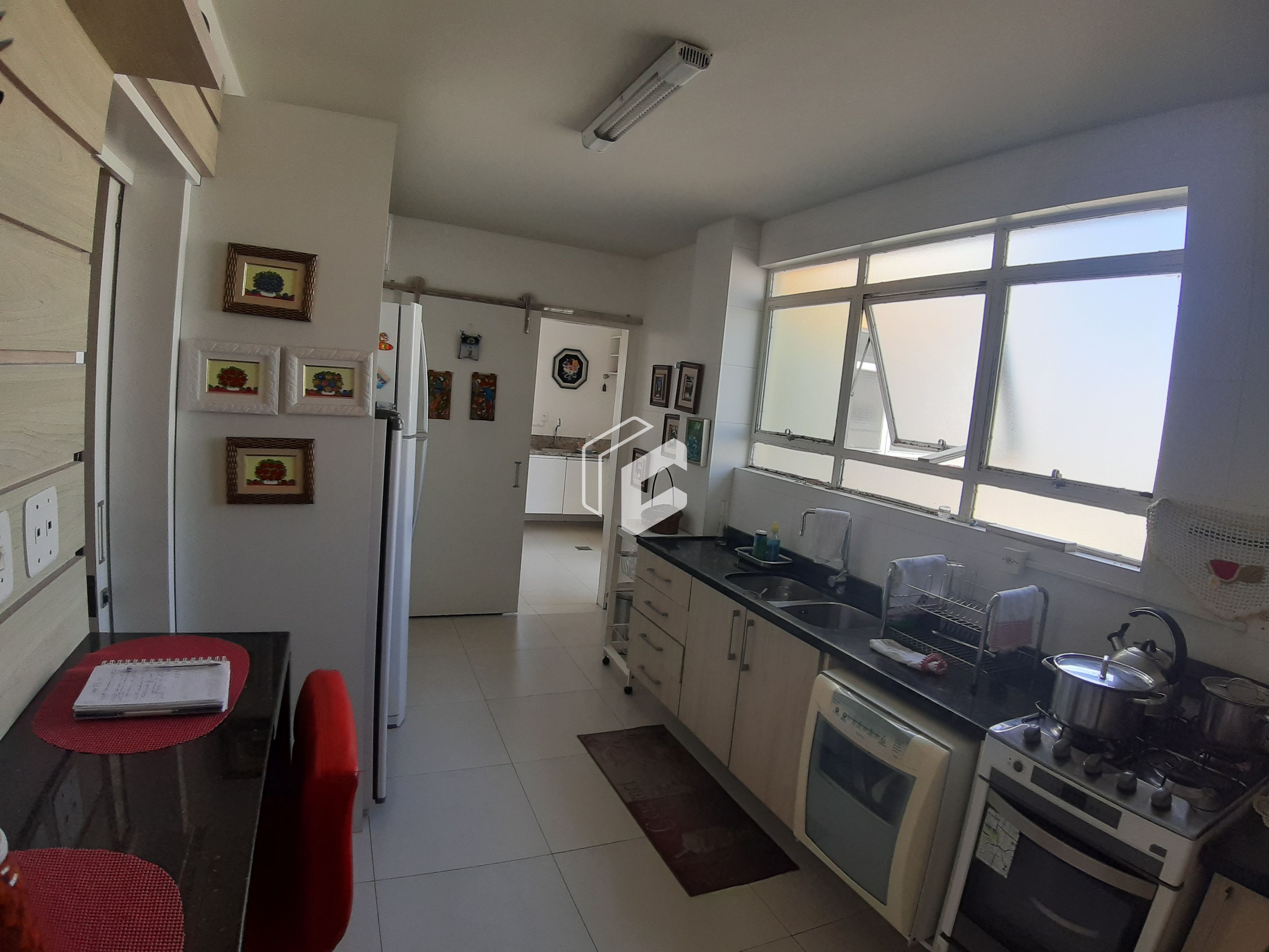 Cobertura à venda com 3 quartos, 250m² - Foto 6