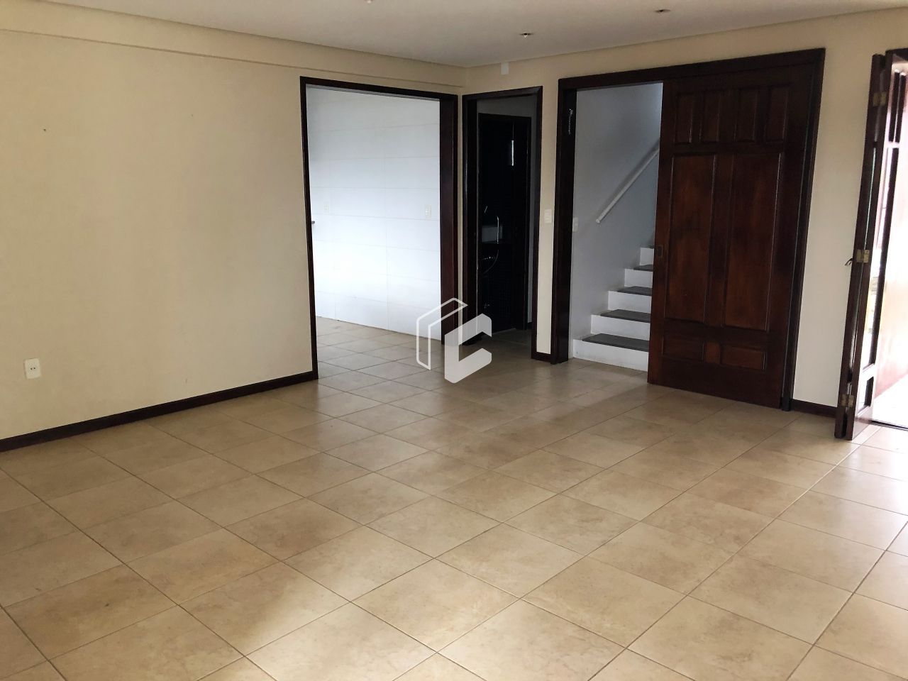 Casa à venda com 4 quartos, 341m² - Foto 4