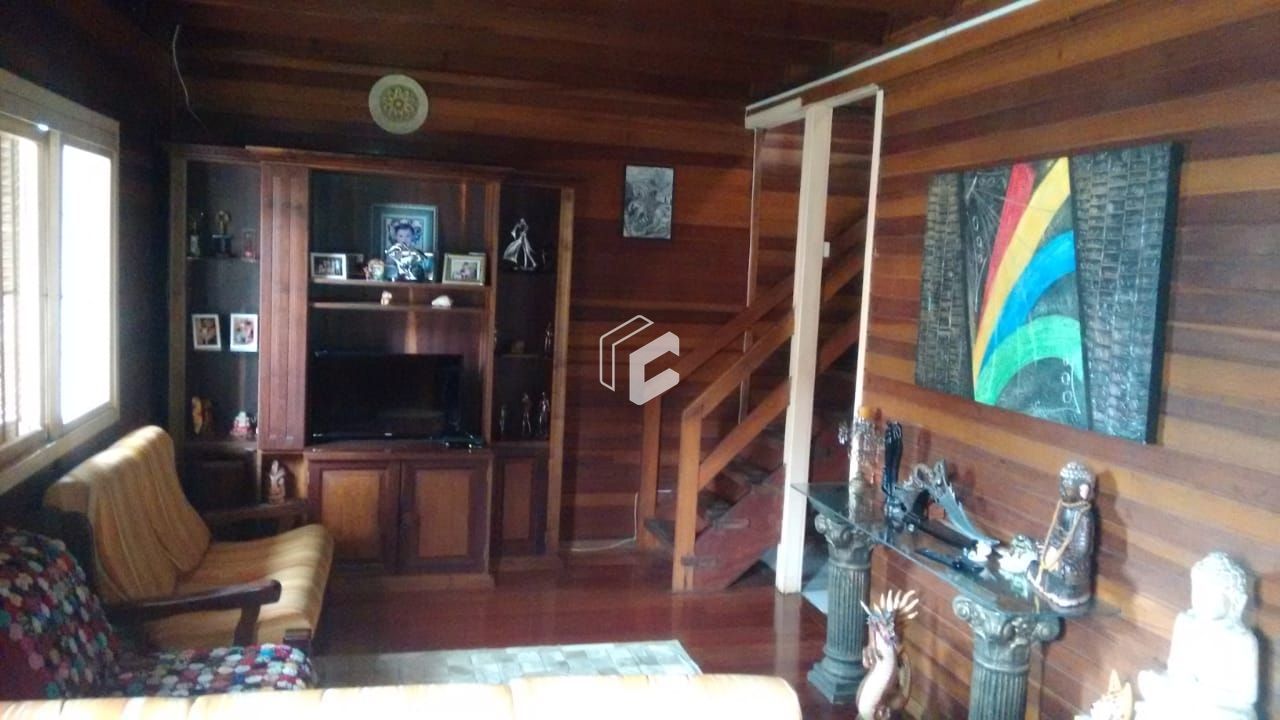 Casa à venda com 6 quartos, 262m² - Foto 2