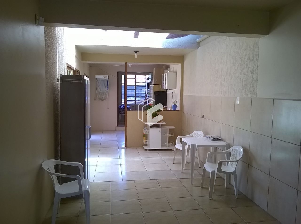 Casa à venda com 3 quartos, 213m² - Foto 2