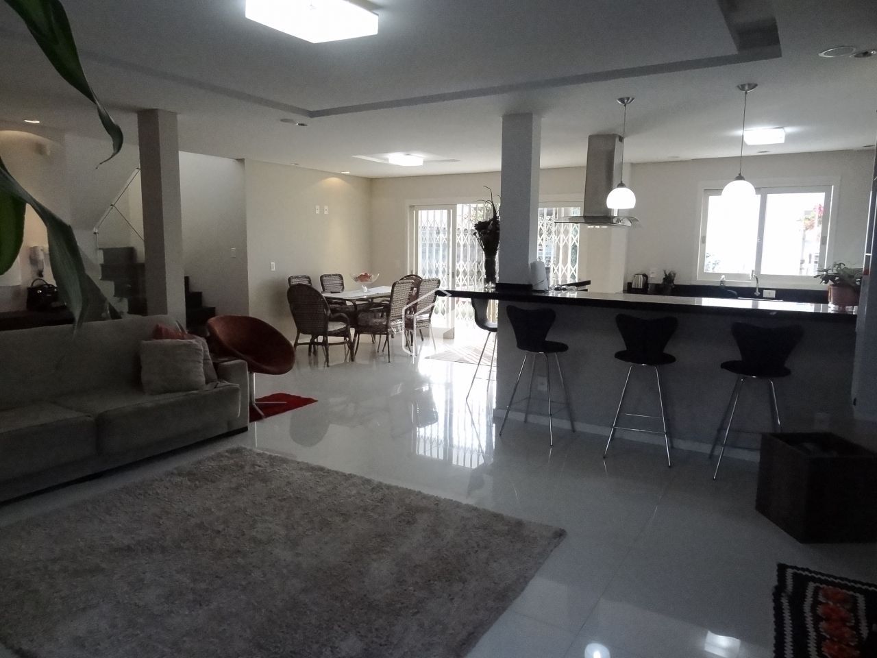 Casa à venda com 3 quartos, 305m² - Foto 4