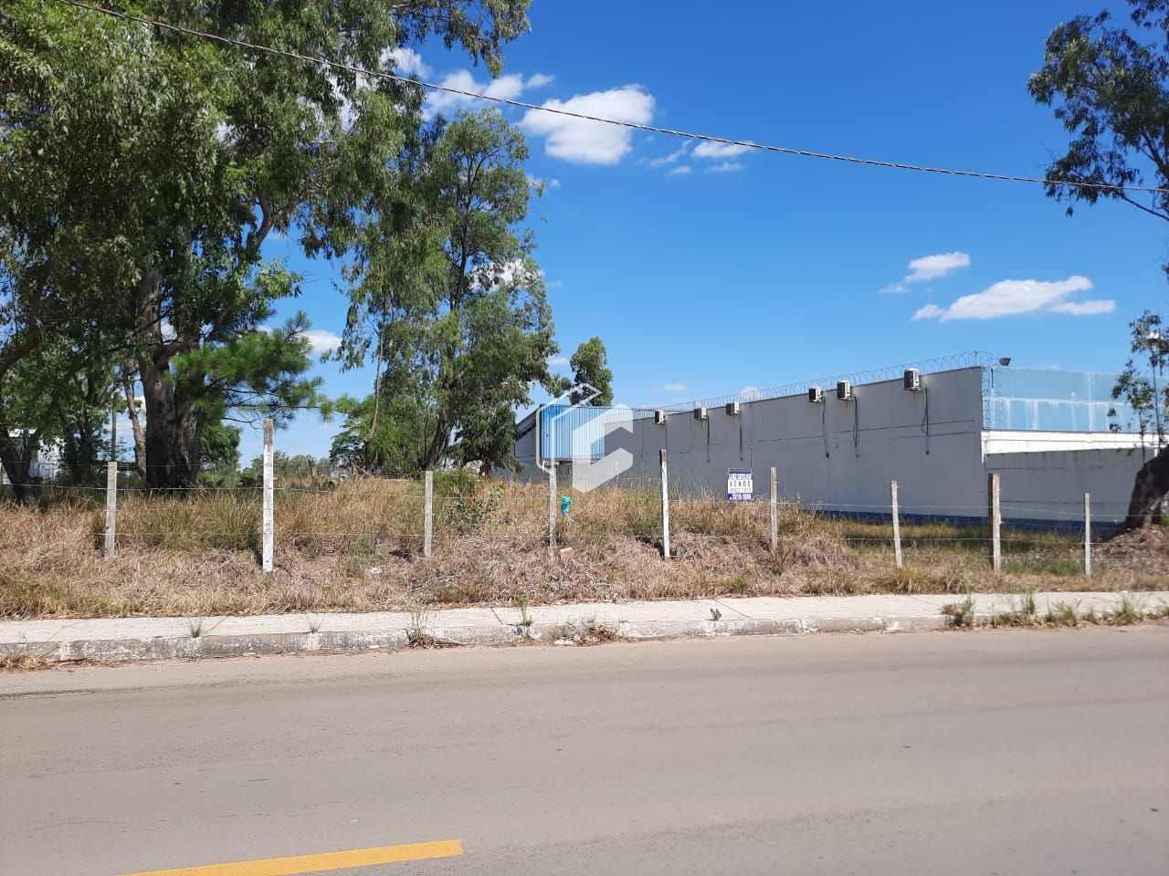 Terreno à venda, 1960m² - Foto 1