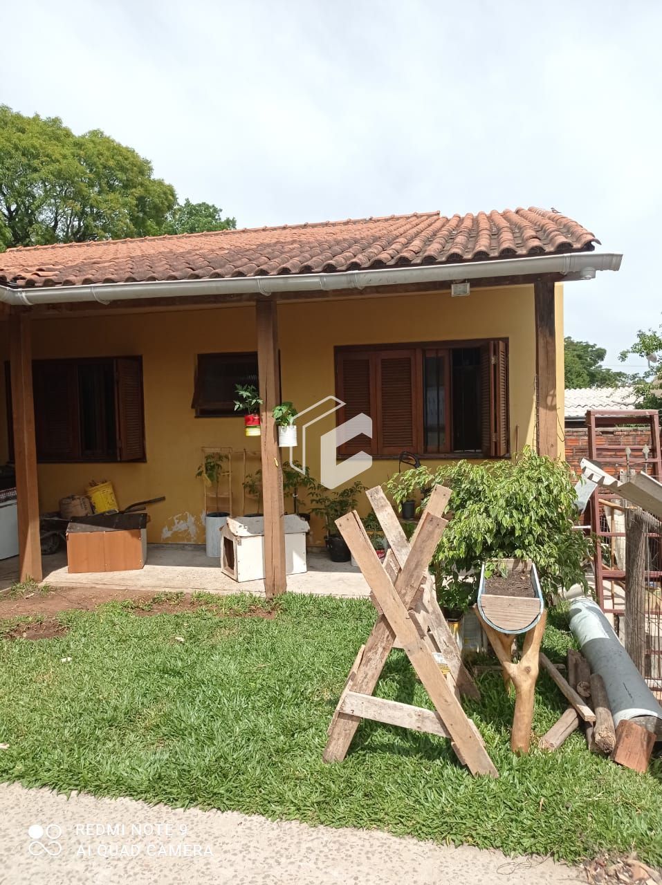 Casa à venda com 2 quartos, 80m² - Foto 1