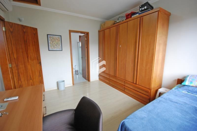 Casa, 4 quartos, 240 m² - Foto 10